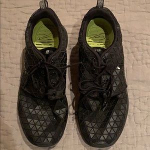 Nike Roshe One Metric Black